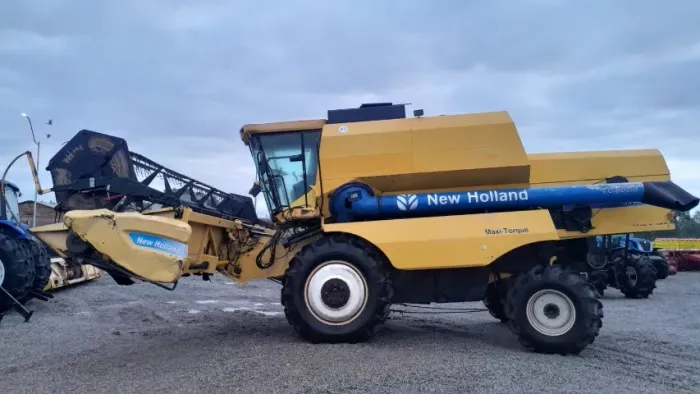 Colheitadeira New Holland TC5090 ano 2013