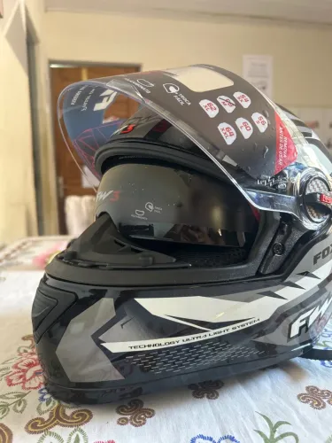 Capacete esportivo 