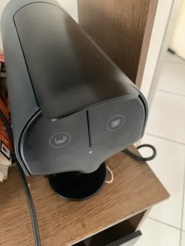 Cafeteira Delta Q Quick preta- Café Expresso por Cápsulas | Semi Nova