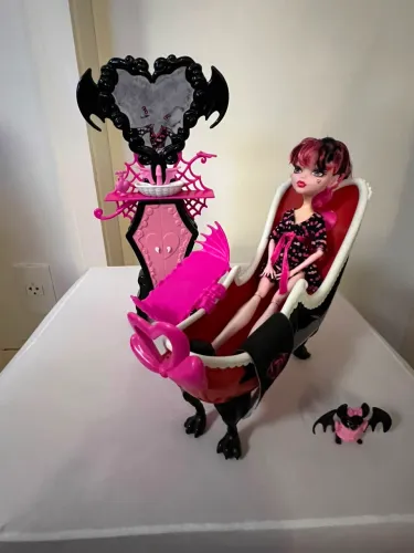 Play Set Monster High DRACULAURA POWDER ROOM - Banheiro G1