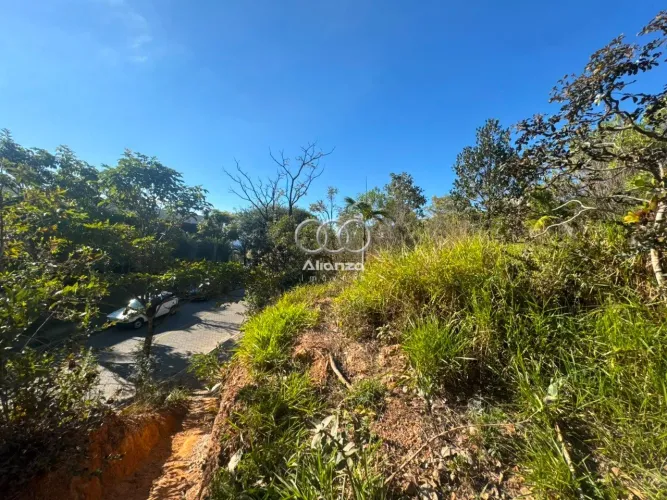 Lote à venda - Vale dos Cristais!