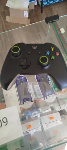 Controle do Xbox one original.