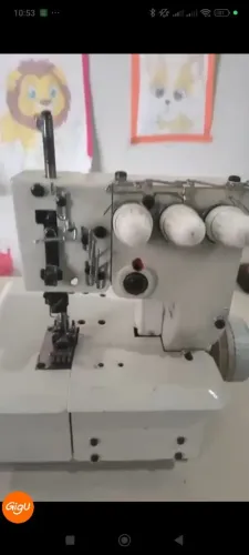 Máquina de Costura overlock industrial Yamata FY33 Bivolt
