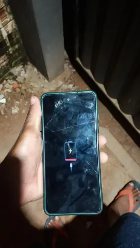 Vendo celular redmi 12! 128gb apenas película quebrada! Número para cntt *