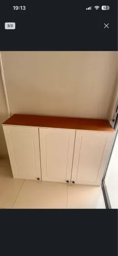 Armário suspenso cozinha - que fica em cima parafusado na parede