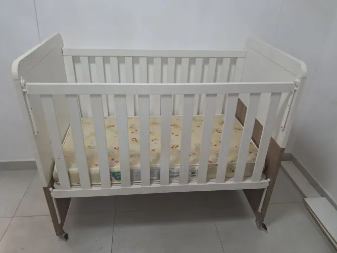 Berço/cama Infantil com colchão D-18 Limpo e Higienizado 