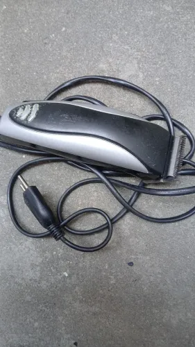 Máquina de cortar cabelo mondial