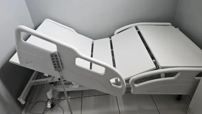 Cama HOSPITALAR com colchão