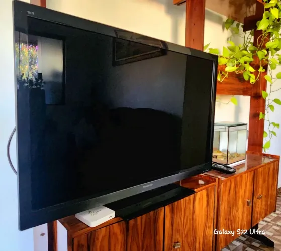 TV PANASONIC TC L42E30B POR 500 REAIS.