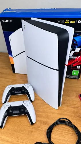 PS5 Slim Digital + 2 controles