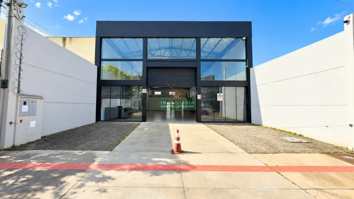 Barracão para alugar em Maringá, Zona 07, com 500 m²