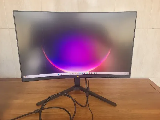 Monitor Gamer Curvo KBM! GAMING MG700 27" - com Linha