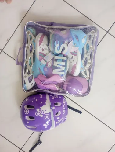 Patins inline, semi novo com kit proteção rodas em led. Numeração de 33 ao 36