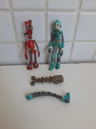 Bonecos miniaturas do Rodney Lataria e do Fender Manivela do filme Robôs