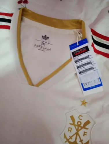Camisa oficial flamengo com etiqueta ?