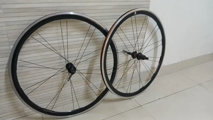 Vende-se roda concept 20/24 raios