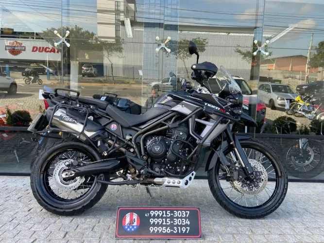 Triumph Tiger 800 Xcx