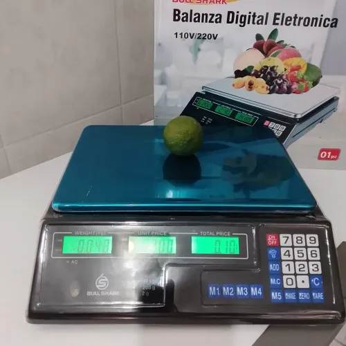 Balança digital 40 kg - preta e bandeja inoxidável