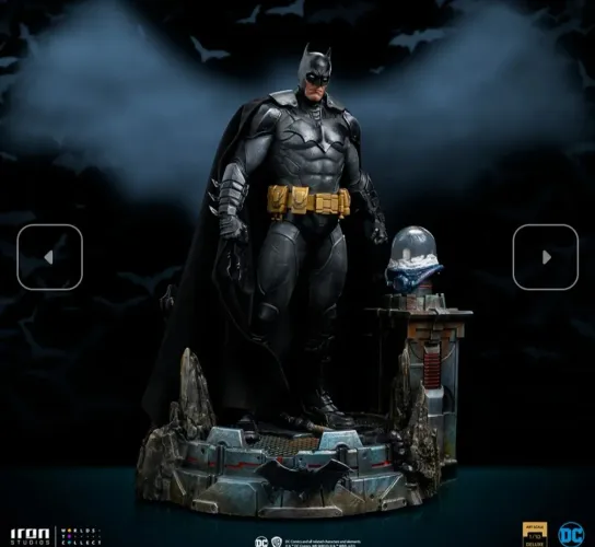 Batman Unleashed Deluxe Iron Studios