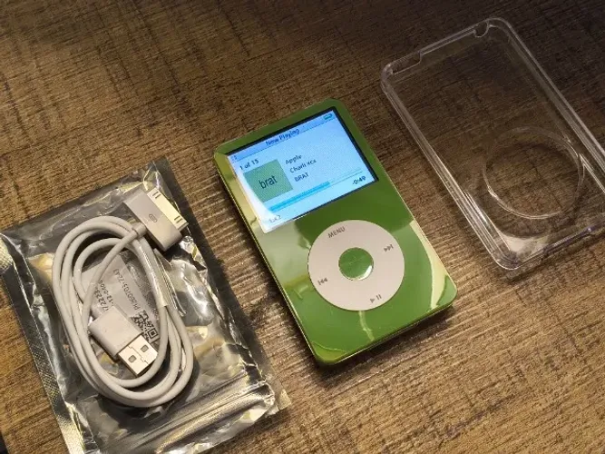 iPod Classic 5a Ger. Verde - 256gb - bateria, tela, clickwheel e carenagem novas + capa