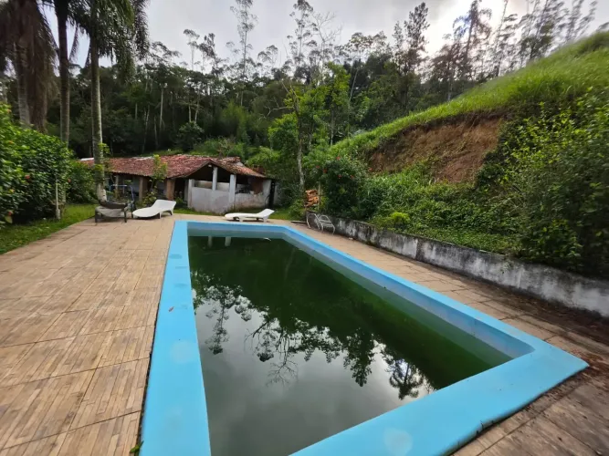 Chácara com piscina em São Lourenço da Serra - SP