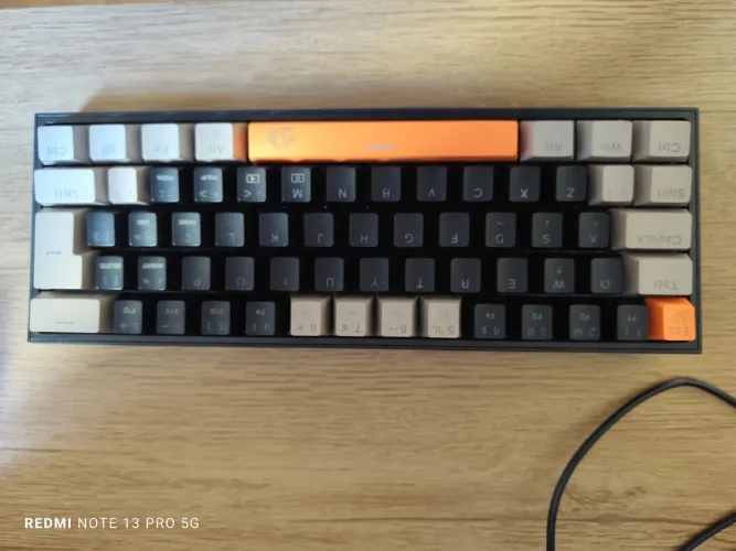 Teclado mecânico sem fio Red Dragon 