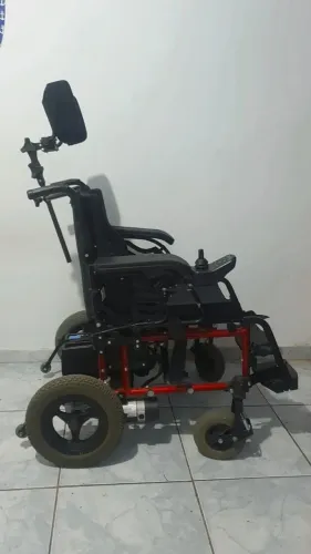 Cadeira de roda elétrica