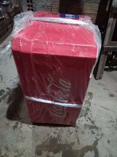 Vende-se uma caixa térmica de isopor de 90 litros nova