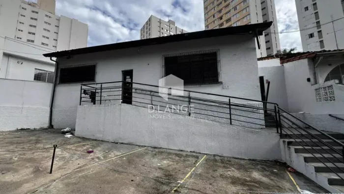 Casa comercial para locação no bairro Bosque em Campinas - SP