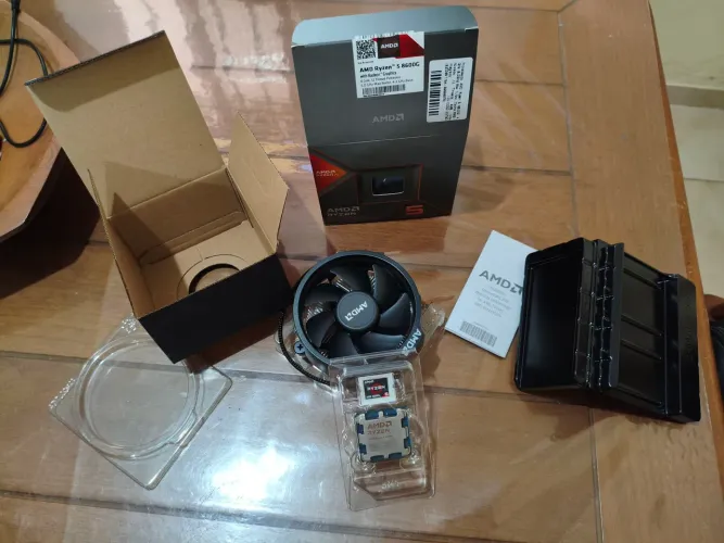 USADO Ryzen 5 8600G 6 Core 12 Thead 5.0Ghz Boost