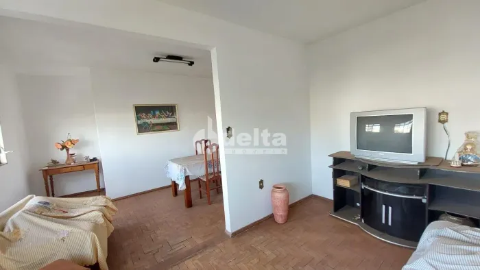 Casa disponível para venda no bairro Bom Jesus em Uberlândia-MG