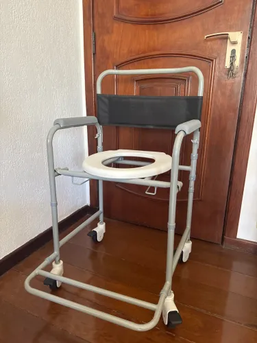 Cadeira higiênica de banho modelo D30 Dellamed