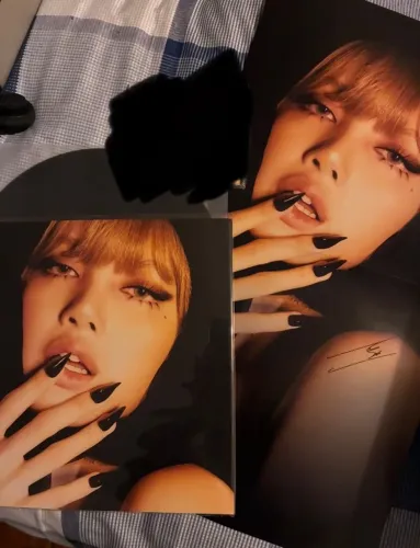 Lisa - vinil com pôster autografado alterego (blackpink)