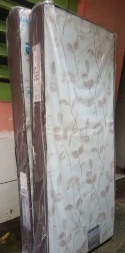 COLCHÃO D33 SOLTEIRO COM 14 CM 295,00 APENAS PIX OU DINHEIRO