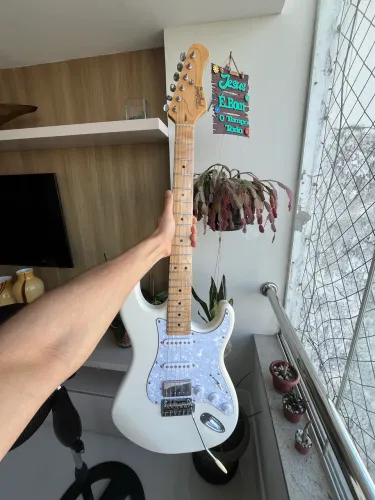Guitarra Stratocaster - Tagima T635