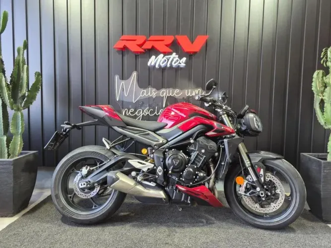 TRIUMPH STREET TRIPLE RS 2024