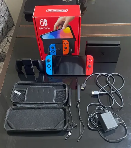 Nintendo Switch OLED + (Case e Película de Vidro de Brinde)
