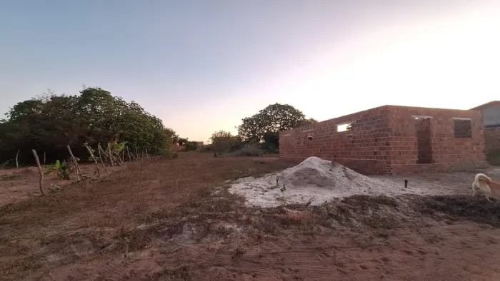 VENDE-SE TERRENO 10X18 - ÓTIMA LOCALIZAÇÃO