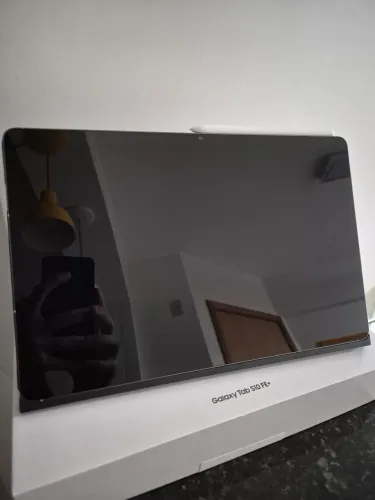 Galaxy Tab s10 FE+ - Exelente estado, sem detalhes