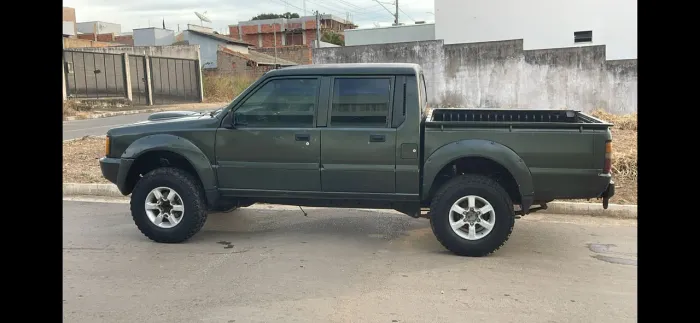 Mitsubishi L200 GLS 2.5 4X4 CD Diesel 2005