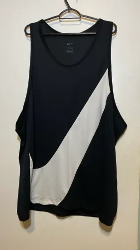 Regata Nike dri-fit preta