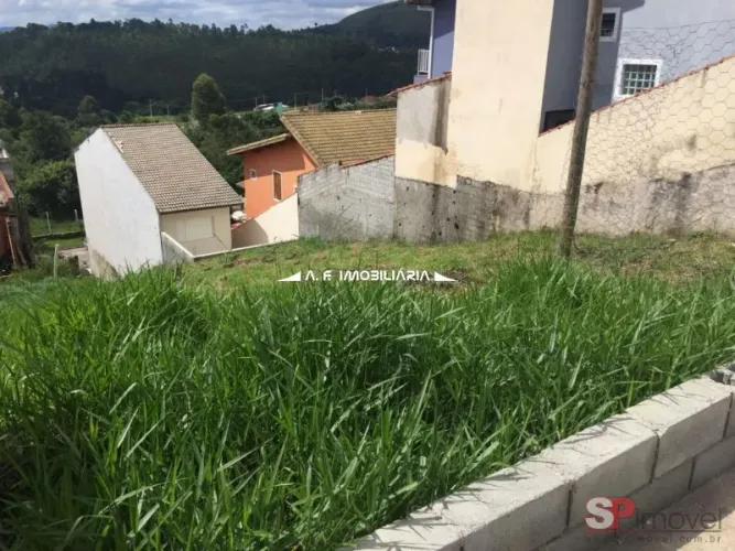 Terreno para Venda no bairro Laranjeiras, 268m²