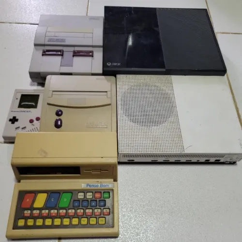 Lote Consoles Antigos para Reparo (Nintendo, Xbox, Tectoy)