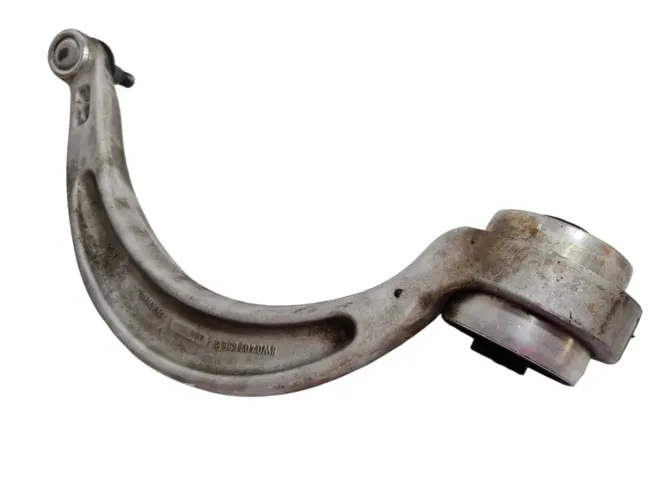 Braço curvo inferior esquerdo Audi A4 Avant 2019 8w0407696B