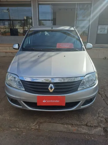 Renault Logan Expression Hi-flex 1.6 16V 4P AUT 2013