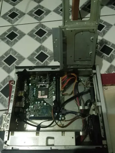 PC Celeron G3900 LGA 1151 - Placa-mãe funcionando