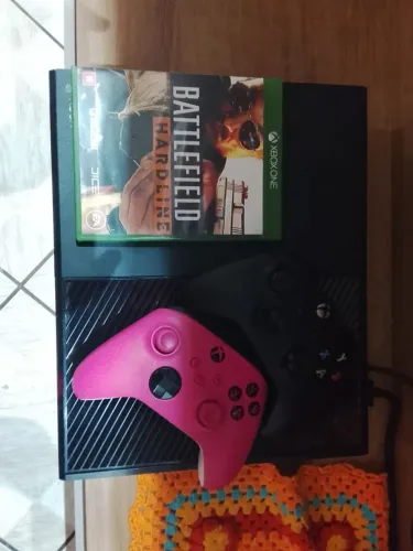 Xbox one Fat preto com dois controles, cabos e caixa