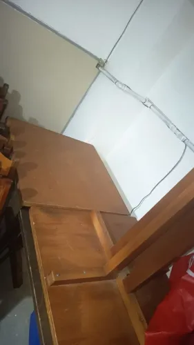 Jogos de mesa com cadeira de madeira usadas