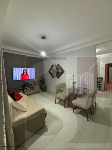 Casa para Venda em Uberlândia, Jardim Europa, 2 dormitórios, 1 suíte, 2 banheiros, 1 vaga