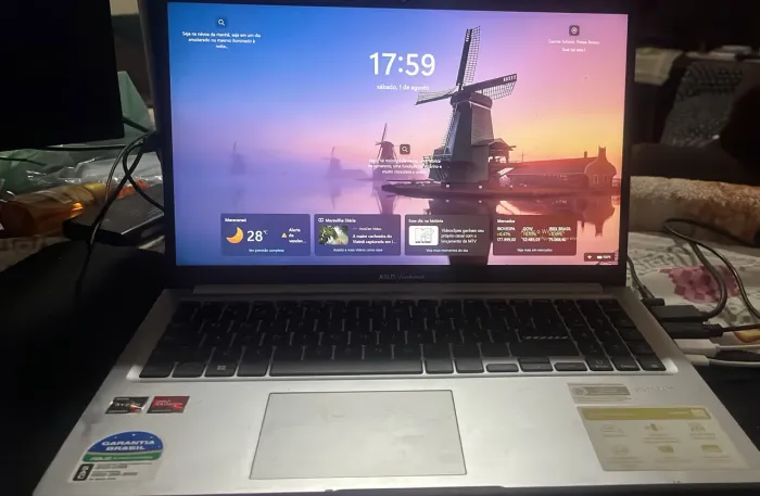 Notebook Asus Vivo Book 15 AMD Ryzen 7 5825u 16GB RAM SSD 512gb. 